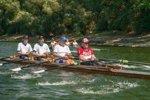 Глава законодательного органа Вадим Красносельский вышел на воду вместе с юными бендерскими гребцами. Накануне спикер поздравил их с победой в Большой Московской регате.  15.07.2016