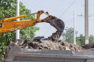 начат ремонт тротуара по улице Ленинградской в Бендерах