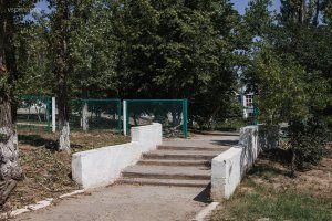 обустройство входной группы у школы №16 по улице Курило в Бендерах